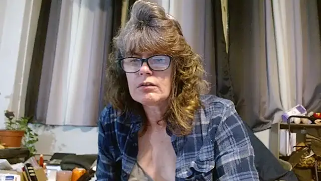 Snapshot of ladylavende3 chatting on March 2025 02:10:01 AM ladylavende3 online show from March 2025 02:10:01 AM