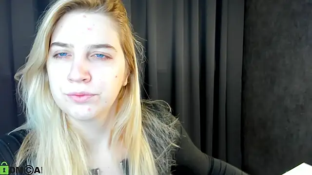 Snapshot of SoftLana chatting on January 2026 04:03:01 AM SoftLana online show from January 2026 04:03:01 AM