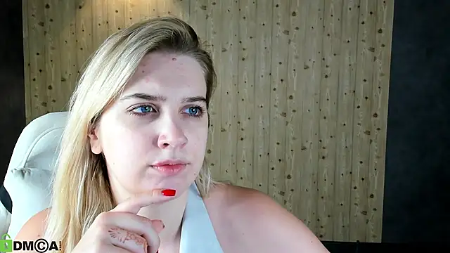 Snapshot of SoftLana chatting on February 2026 04:05:02 AM SoftLana online show from February 2026 04:05:02 AM