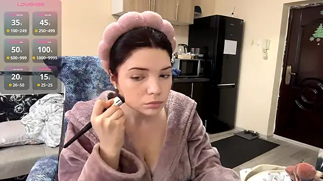 Snapshot of RiaDendy chatting on February 2026 07:45:02 AM RiaDendy online show from February 2026 07:45:02 AM