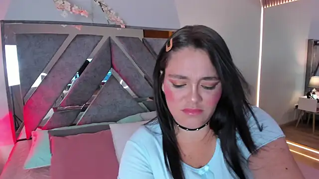 Astrid williams online show from July 2026 11:20:01 PM