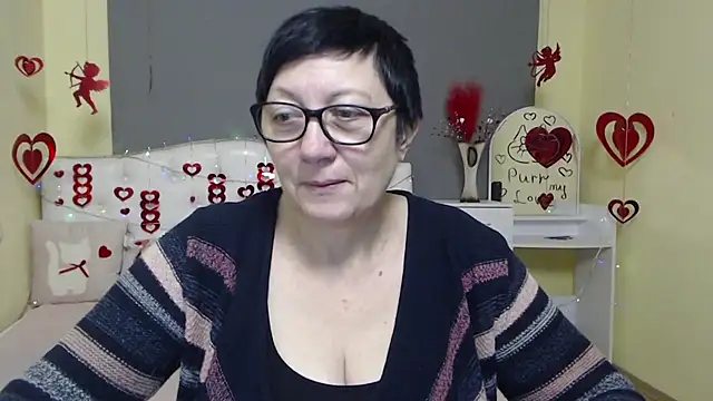 Snapshot of EmilyL0ve chatting on February 2026 06:23:02 AM EmilyL0ve online show from February 2026 06:23:02 AM