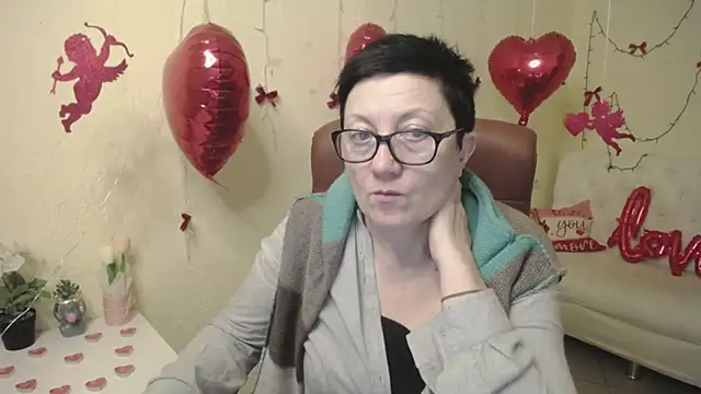 Snapshot of EmilyL0ve chatting on February 2026 02:53:01 AM EmilyL0ve online show from February 2026 02:53:01 AM