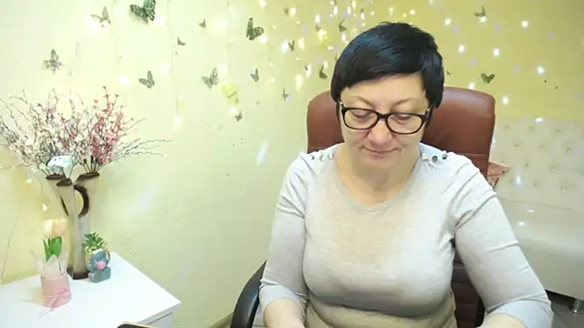 EmilyL0ve online show from April 2026 05:27:02 AM