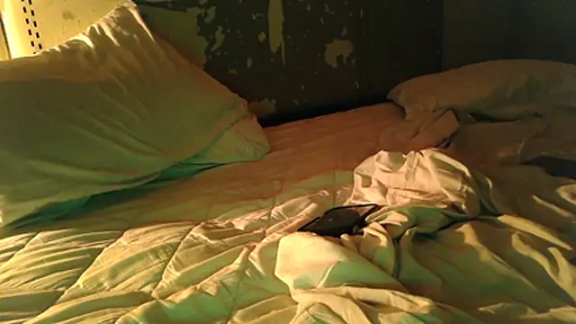 cloudyplay661 online show from March 2026 12:33:01 PM