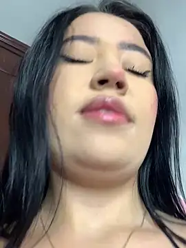 Snapshot of DulcePiink chatting on February 2026 07:43:01 PM DulcePiink online show from February 2026 07:43:01 PM