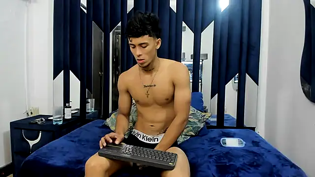 aishaxht online show from May 2026 08:38:02 PM
