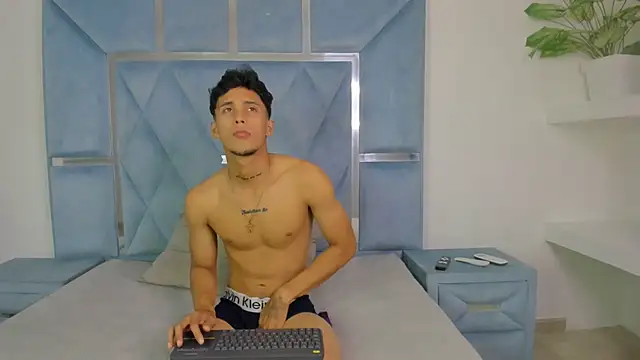 aishaxht online show from May 2026 04:20:02 AM