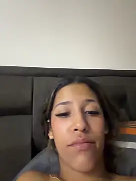vicky bass  online show from May 2026 01:11:02 AM