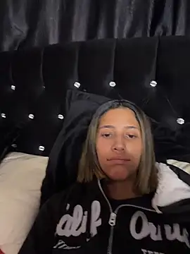 vicky bass  online show from June 2026 11:24:02 PM