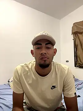 Snapshot of youngalexofficial chatting on January 2026 12:02:01 AM youngalexofficial online show from January 2026 12:02:01 AM