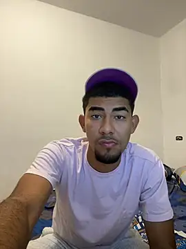 Snapshot of youngalexofficial chatting on January 2026 03:10:01 AM youngalexofficial online show from January 2026 03:10:01 AM