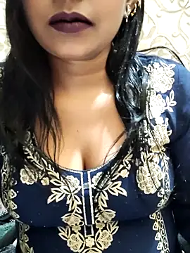 Snapshot of SA-K-SHI chatting on February 2026 05:28:01 PM SA-K-SHI online show from February 2026 05:28:01 PM