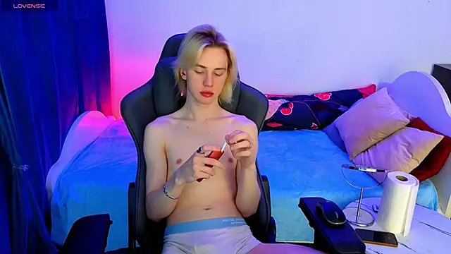lucidangelok1 online show from April 2026 07:34:01 AM