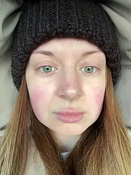 Snapshot of BlondeHott chatting on February 2026 07:07:01 AM BlondeHott online show from February 2026 07:07:01 AM