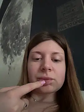 Snapshot of BlondeHott chatting on February 2026 06:11:02 AM BlondeHott online show from February 2026 06:11:02 AM