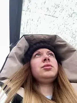 Snapshot of BlondeHott chatting on February 2026 06:51:02 AM BlondeHott online show from February 2026 06:51:02 AM