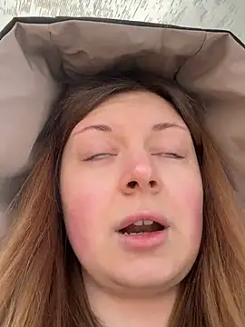 Snapshot of BlondeHott chatting on February 2026 06:50:01 AM BlondeHott online show from February 2026 06:50:01 AM