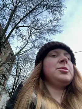 Snapshot of BlondeHott chatting on February 2026 05:16:02 AM BlondeHott online show from February 2026 05:16:02 AM