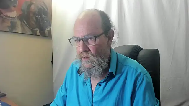 Snapshot of Uncle_Hottie chatting on January 2026 08:22:02 PM Uncle Hottie online show from January 2026 08:22:02 PM