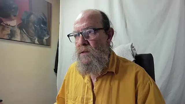 Snapshot of Uncle_Hottie chatting on January 2026 05:51:02 PM Uncle Hottie online show from January 2026 05:51:02 PM