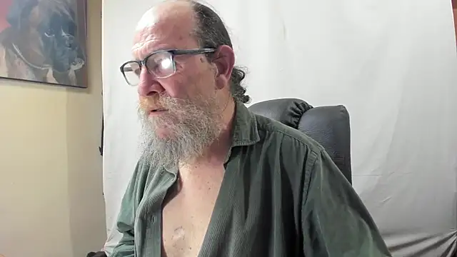 Snapshot of Uncle_Hottie chatting on January 2026 03:39:01 PM Uncle Hottie online show from January 2026 03:39:01 PM