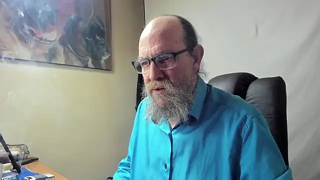 Snapshot of Uncle_Hottie chatting on January 2026 03:38:01 PM Uncle Hottie online show from January 2026 03:38:01 PM