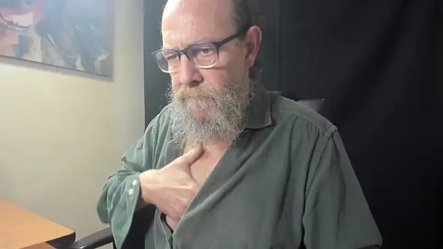 Snapshot of Uncle_Hottie chatting on February 2026 02:53:02 PM Uncle Hottie online show from February 2026 02:53:02 PM