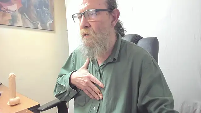 Snapshot of Uncle_Hottie chatting on February 2026 06:28:02 PM Uncle Hottie online show from February 2026 06:28:02 PM