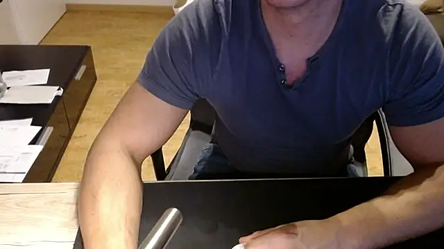 Snapshot of sensualman90 chatting on March 2026 09:44:02 PM sensualman90 online show from March 2026 09:44:02 PM