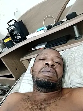 Snapshot of Negaomalinha1 chatting on January 2026 12:21:01 PM Negaomalinha1 online show from January 2026 12:21:01 PM