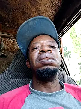 Snapshot of Negaomalinha1 chatting on February 2026 03:41:02 PM Negaomalinha1 online show from February 2026 03:41:02 PM