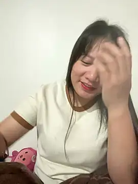 Snapshot of Suni-ii chatting on February 2026 01:04:01 AM Suni-ii online show from February 2026 01:04:01 AM