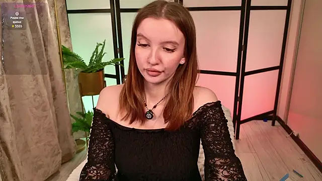 Snapshot of Layla_Bloom chatting on February 2026 05:45:02 PM Layla Bloom online show from February 2026 05:45:02 PM