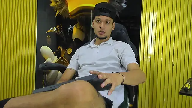 Snapshot of Lucas_hot_20 chatting on January 2026 05:23:02 AM Lucas hot 20 online show from January 2026 05:23:02 AM