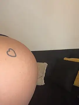 Snapshot of Kaly_vibes chatting on February 2026 09:38:02 PM Kaly vibes online show from February 2026 09:38:02 PM