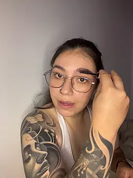 Snapshot of soffmoon chatting on January 2026 11:41:02 PM soffmoon online show from January 2026 11:41:02 PM