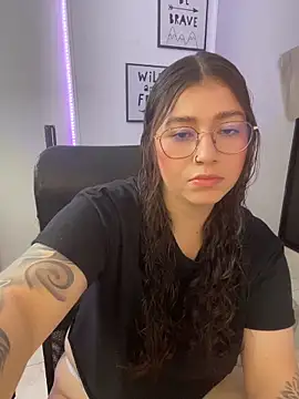 Snapshot of soffmoon chatting on February 2026 09:20:02 PM soffmoon online show from February 2026 09:20:02 PM