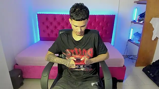 Liam hard04 online show from February 2026 12:31:01 PM