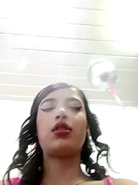 Snapshot of honeyluxe_ chatting on February 2026 04:05:02 AM honeyluxe online show from February 2026 04:05:02 AM