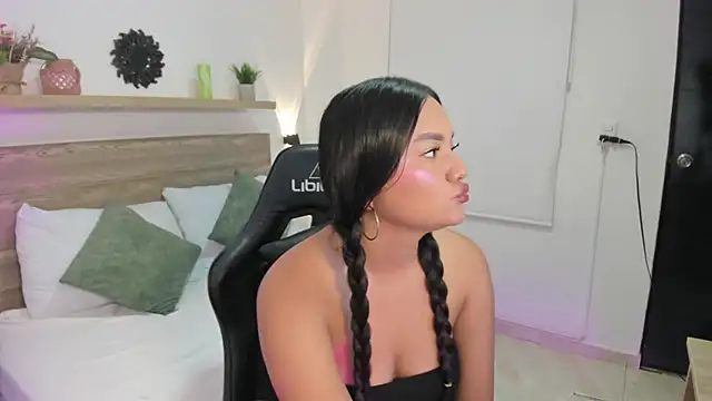 Snapshot of mara08_ chatting on February 2026 03:34:02 AM mara08 online show from February 2026 03:34:02 AM