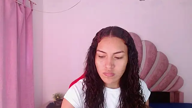 Naya  fox723 online show from February 2026 05:39:02 PM