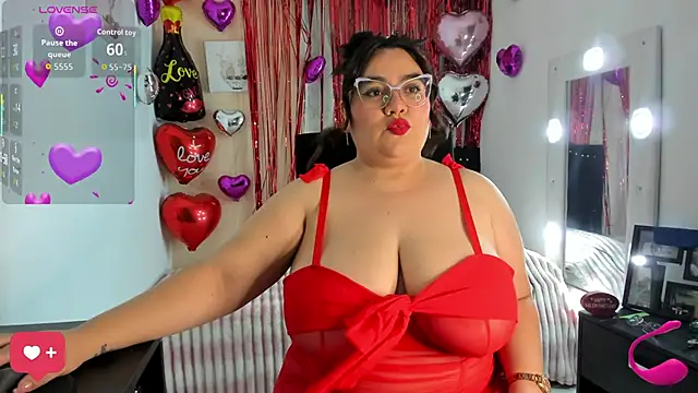 Snapshot of KarlaLannee chatting on February 2026 02:41:02 AM KarlaLannee online show from February 2026 02:41:02 AM