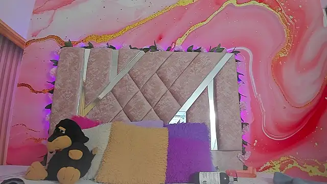 emily velvet   online show from February 2026 06:04:02 PM