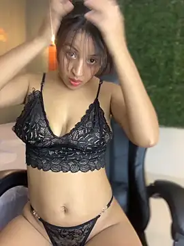 Snapshot of PaulaSweetFire_ chatting on February 2026 01:30:02 PM PaulaSweetFire online show from February 2026 01:30:02 PM