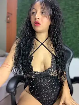 Snapshot of PaulaSweetFire_ chatting on February 2026 10:11:01 PM PaulaSweetFire online show from February 2026 10:11:01 PM