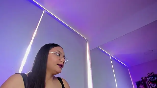 Snapshot of Lizz_Collins chatting on February 2026 06:00:02 PM Lizz Collins online show from February 2026 06:00:02 PM