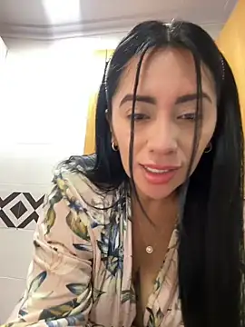 nataliia queen  online show from May 2026 05:40:02 PM