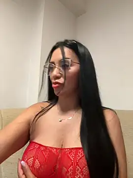 nataliia queen  online show from May 2026 10:40:02 PM