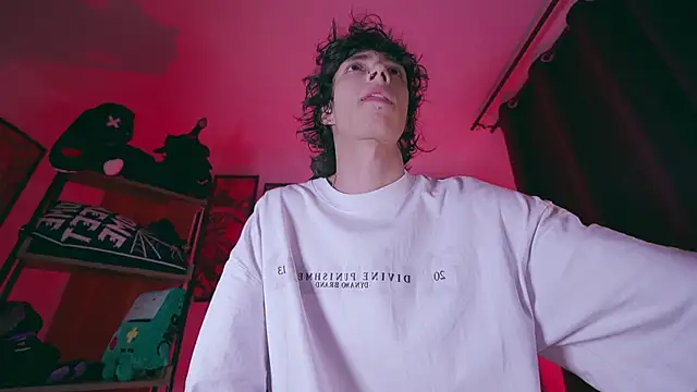 Snapshot of Olliver___y chatting on January 2026 03:33:01 AM Olliver y online show from January 2026 03:33:01 AM